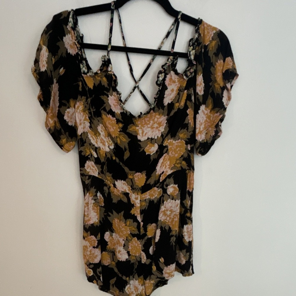 Angie Womens Black Yellow Floral Short Sleeve Romper Size M Tie Front Jumpsuit